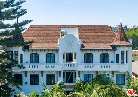 2041 N Vermont Ave, Los Angeles, CA 90027