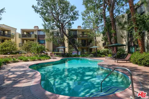 Exterior - 497 E California Blvd #301, Pasadena, CA 91106 photo 3 of 6
