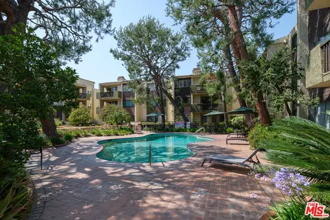 Exterior - 497 E California Blvd #301, Pasadena, CA 91106 photo 2 of 6