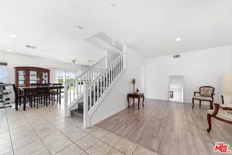 13041 Mesa Verde Way, Sylmar, CA 91342