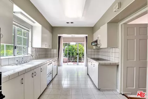 Kitchen - 120 Annandale Rd, Pasadena, CA 91105 photo 1 of 4