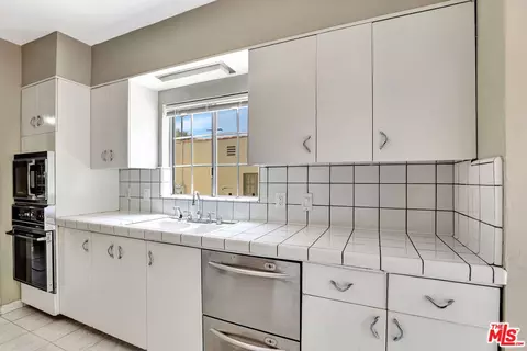 Kitchen - 120 Annandale Rd, Pasadena, CA 91105 photo 4 of 4
