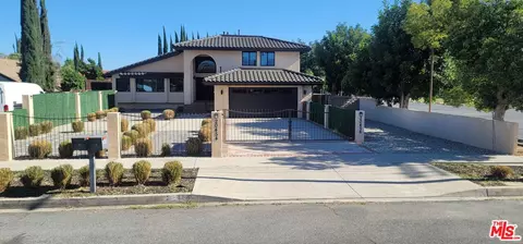 20454 W Strathern St, Winnetka, CA 91306