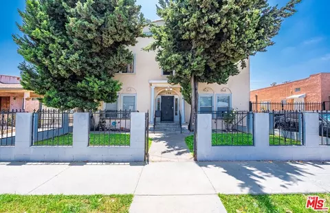 194 W 41st Pl, Los Angeles, CA 90037