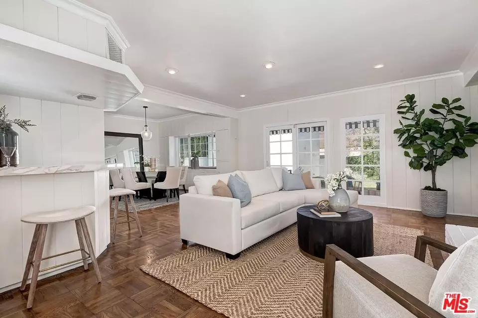 Living - 218 S Peck Dr, Beverly Hills, CA 90212 photo 10 of 11