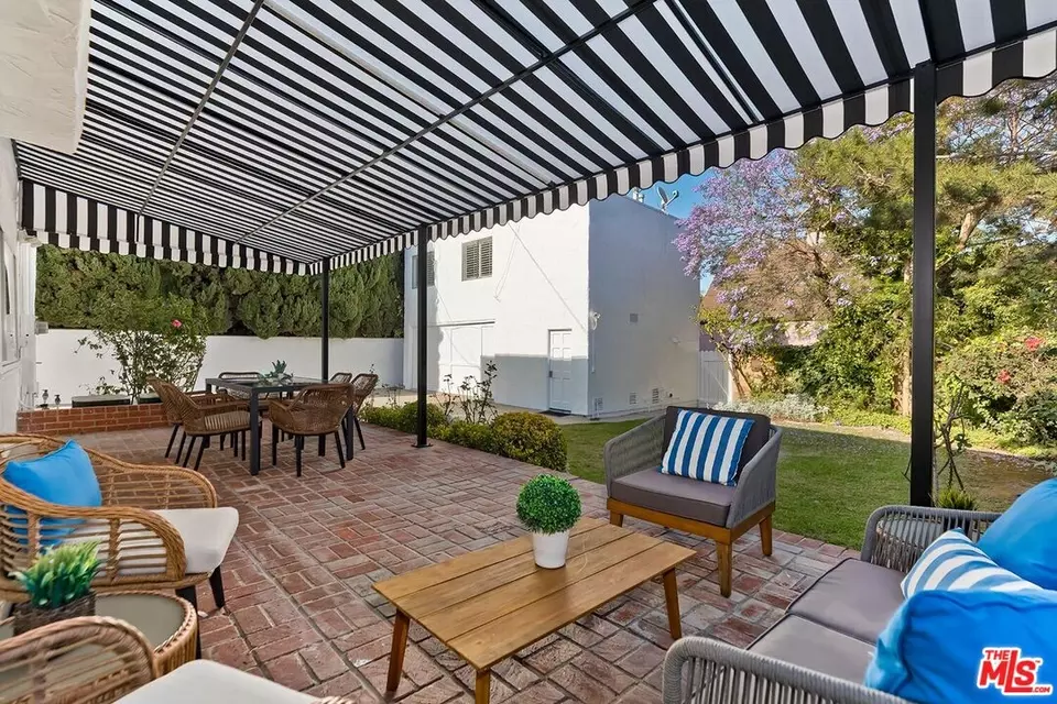 Exterior - 218 S Peck Dr, Beverly Hills, CA 90212 photo 5 of 10