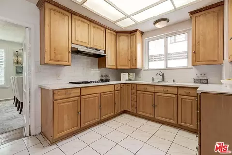Kitchen - 218 S Peck Dr, Beverly Hills, CA 90212 photo 1 of 4