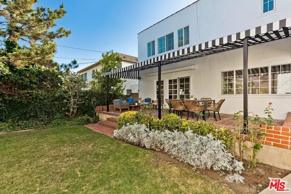 Exterior - 218 S Peck Dr, Beverly Hills, CA 90212 photo 7 of 10
