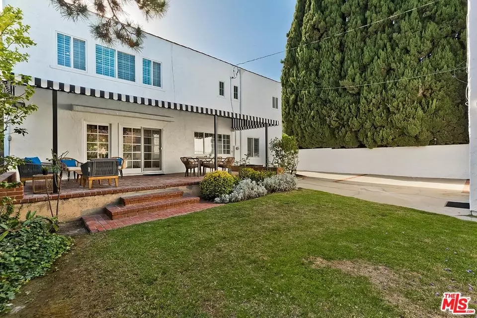 Exterior - 218 S Peck Dr, Beverly Hills, CA 90212 photo 8 of 10