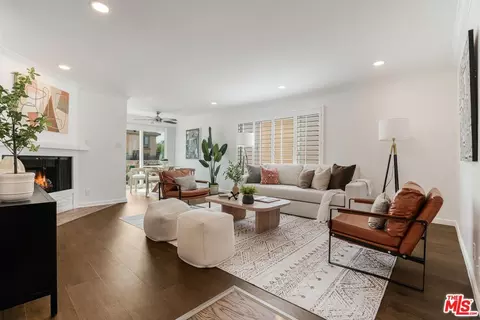 11849 Mayfield Ave #101, Los Angeles, CA 90049
