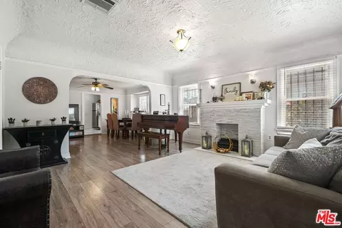 126 E 88th St, Los Angeles, CA 90003