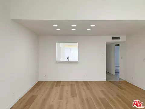 453 Ivy St, Glendale, CA 91204 photo 9