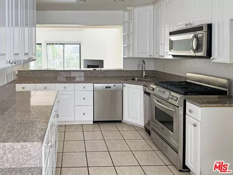 453 Ivy St, Glendale, CA 91204 photo 14