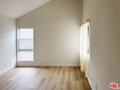 453 Ivy St, Glendale, CA 91204 photo 10
