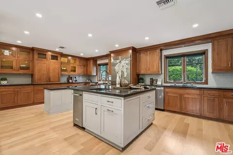 Kitchen - 240 Oakhurst Ln, Arcadia, CA 91007 photo 4 of 4