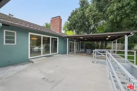 Exterior - 240 Oakhurst Ln, Arcadia, CA 91007 photo 4 of 12