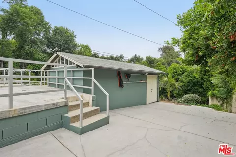 Exterior - 240 Oakhurst Ln, Arcadia, CA 91007 photo 9 of 12