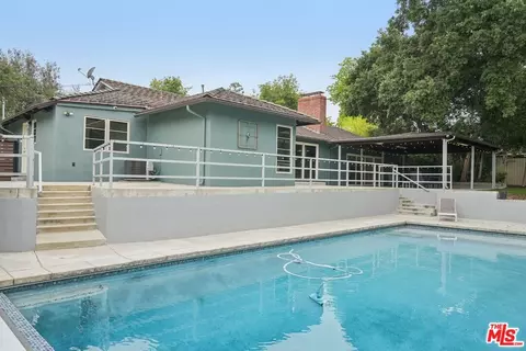 Exterior - 240 Oakhurst Ln, Arcadia, CA 91007 photo 8 of 12