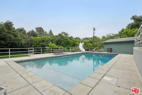 Exterior - 240 Oakhurst Ln, Arcadia, CA 91007 photo 5 of 12