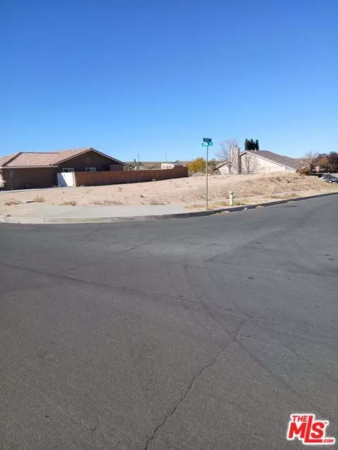 14020 N Topmast Dr, Helendale, CA 92342 photo 3