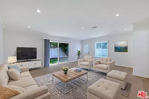 7026 Colbath Ave, Van Nuys, CA 91405 photo 7