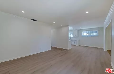 7026 Colbath Ave, Van Nuys, CA 91405 photo 6