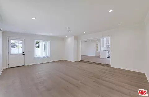7026 Colbath Ave, Van Nuys, CA 91405 photo 28