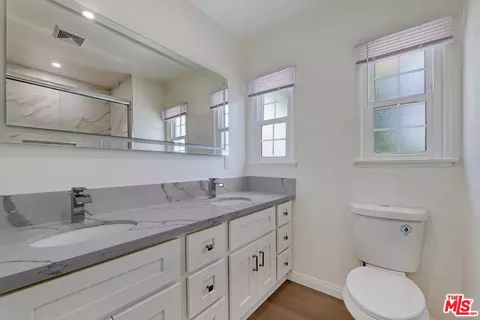 7026 Colbath Ave, Van Nuys, CA 91405 photo 34