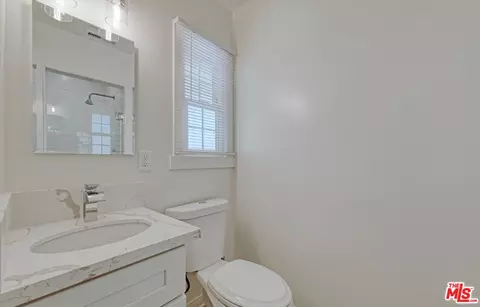 7026 Colbath Ave, Van Nuys, CA 91405 photo 38