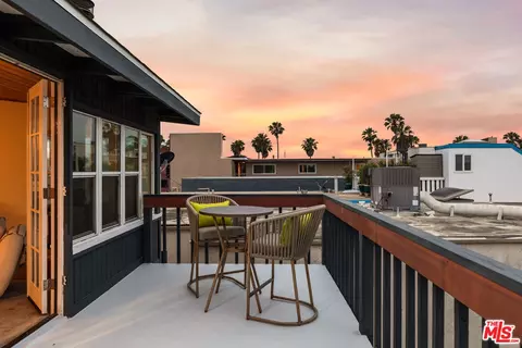 Exterior - 28 24th Ave, Venice, CA 90291 photo 4 of 8