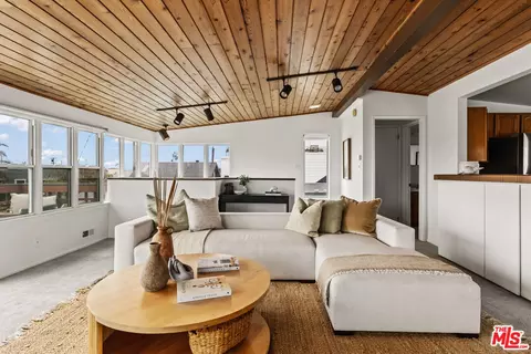 Living - 28 24th Ave, Venice, CA 90291 photo 3 of 6