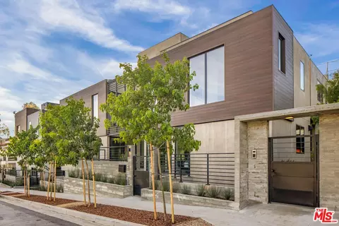 927 Hilldale Ave, West Hollywood, CA 90069