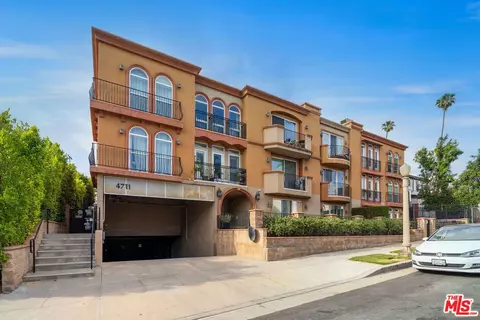 4711 Ambrose Ave #303, Los Angeles, CA 90027