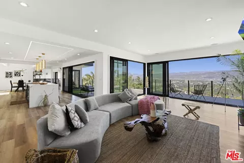 7308 Pacific View Dr, Los Angeles, CA 90068
