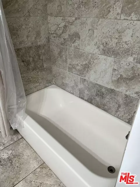 Bath - 3340 E 67th St, Long Beach, CA 90805 photo 1 of 3