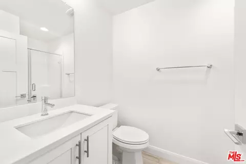 516 E Imperial Ave, El Segundo, CA 90245 photo 25