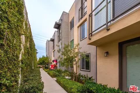516 E Imperial Ave, El Segundo, CA 90245 photo 8