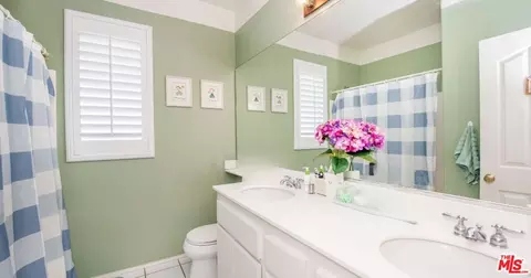 Bath - 11488 Brookrun Ct, Riverside, CA 92505 photo 5 of 5
