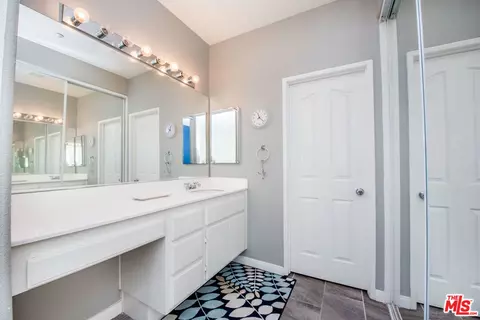 Bath - 11488 Brookrun Ct, Riverside, CA 92505 photo 2 of 5