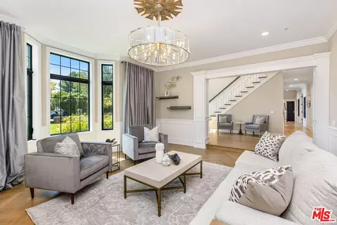Living - 11060 Hildreth Ct, Camarillo, CA 93012 photo 2 of 5