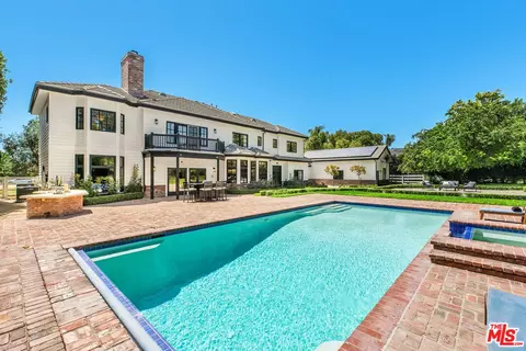 Exterior - 11060 Hildreth Ct, Camarillo, CA 93012 photo 7 of 17