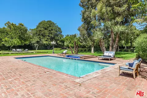 Exterior - 11060 Hildreth Ct, Camarillo, CA 93012 photo 9 of 17
