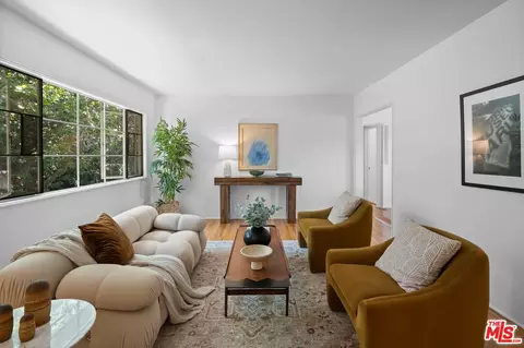 5443 Village Grn, Los Angeles, CA 90016