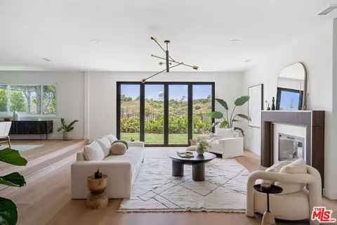 4731 Don Miguel Dr, Los Angeles, CA 90008