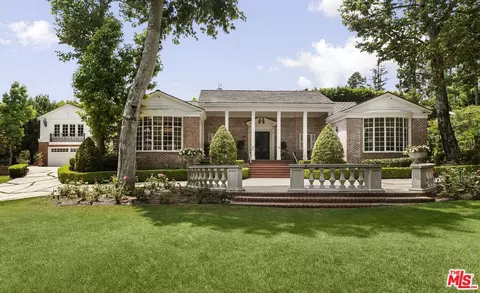 1001 N Crescent Dr, Beverly Hills, CA 90210