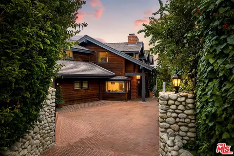 1710 San Remo Dr, Pacific Palisades, CA 90272