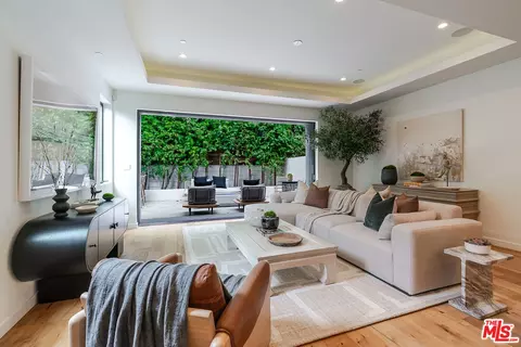 3658 Beethoven St, Los Angeles, CA 90066