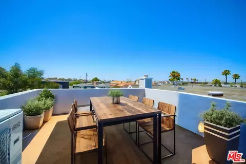 308 13th St, Seal Beach, CA 90740 photo 4