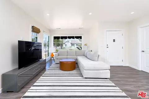 Living - 3653 Falcon Ave, Long Beach, CA 90807 photo 2 of 2