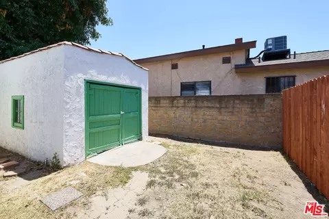 Exterior - 3653 Falcon Ave, Long Beach, CA 90807 photo 11 of 16